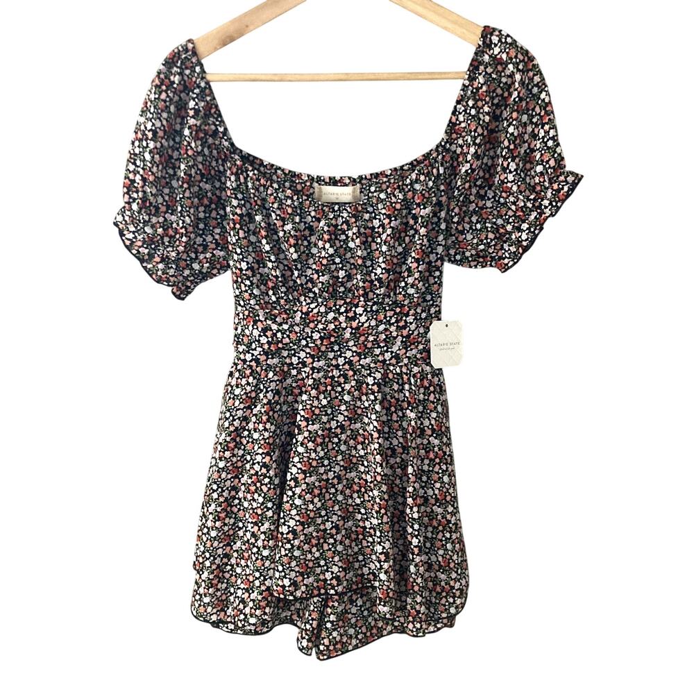 Altar'd State NEW Floral Puff Sleeve Romper Medium